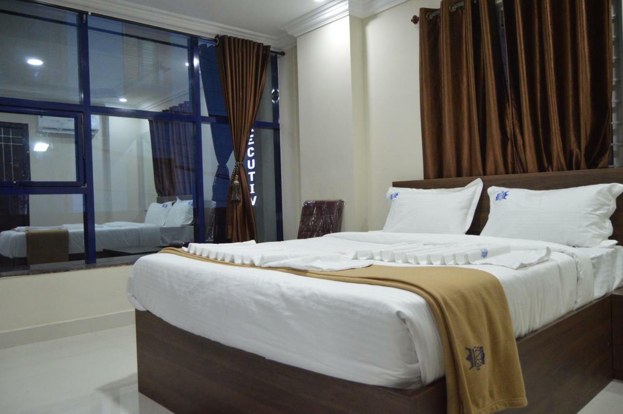 Royal Star Hotels Bangalore Ngoại thất bức ảnh